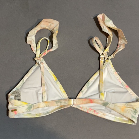 Pastel ruffle strap bikini top - Picture 4 of 5